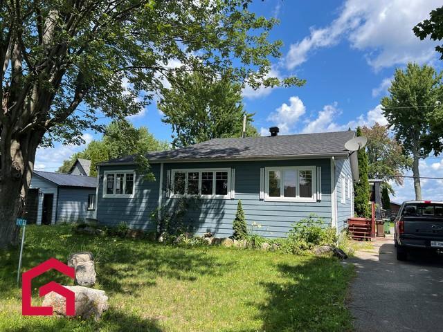 147 39e Avenue — photo 1