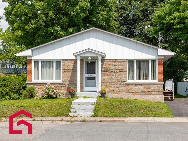 2555 110e Avenue — photo 2