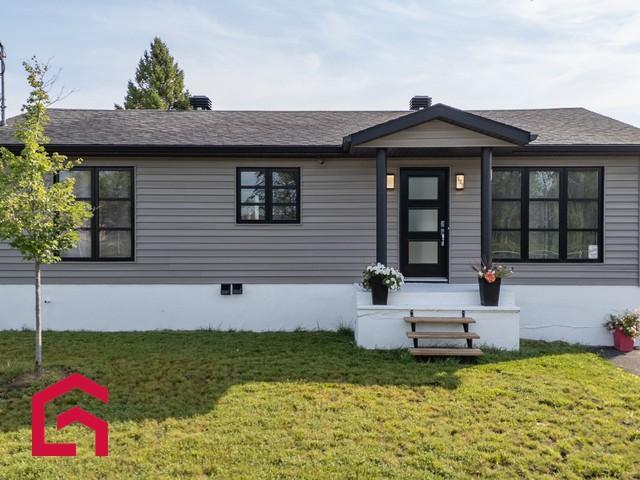 573 18e Avenue — photo 1