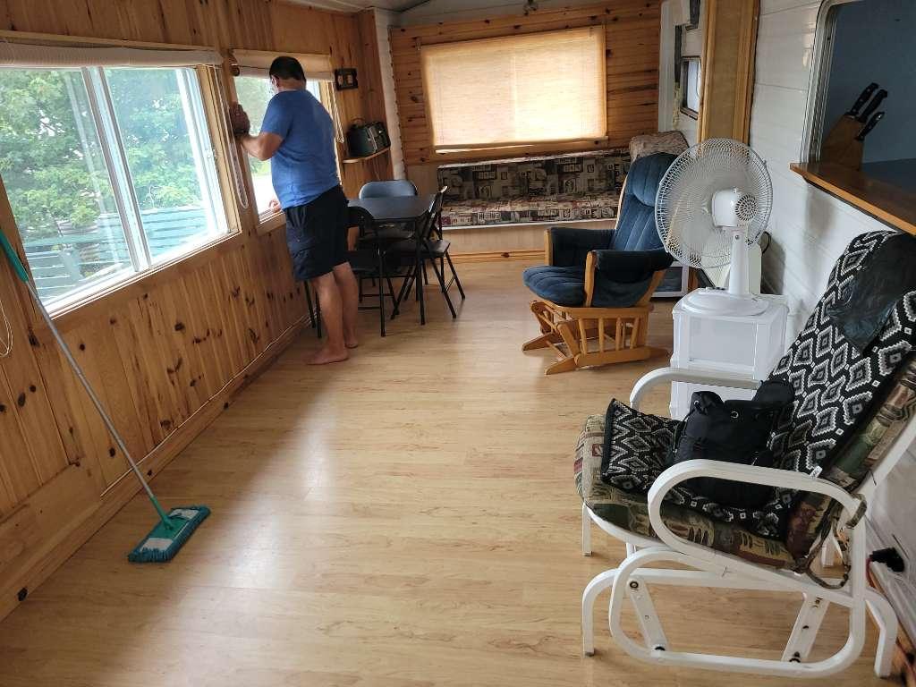 Chalet/Roulotte tout équipée + remise 10'X12' + Tempo pour VTT   *vente rapide pas le temps d'y aller* — photo 2