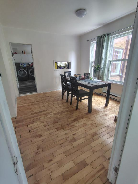 807 Rue Saint-Paul — photo 3