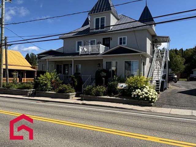 6290 6294 Rue Principale — photo 1