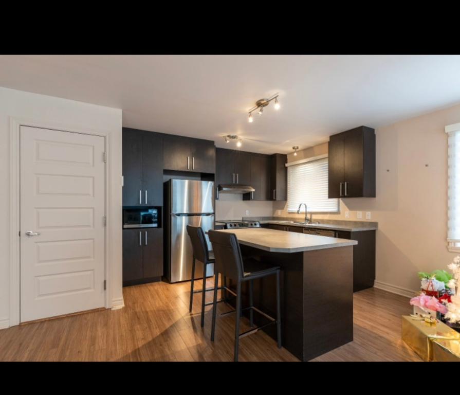 7051 Rue Tourangeau St-Hubert — photo 3