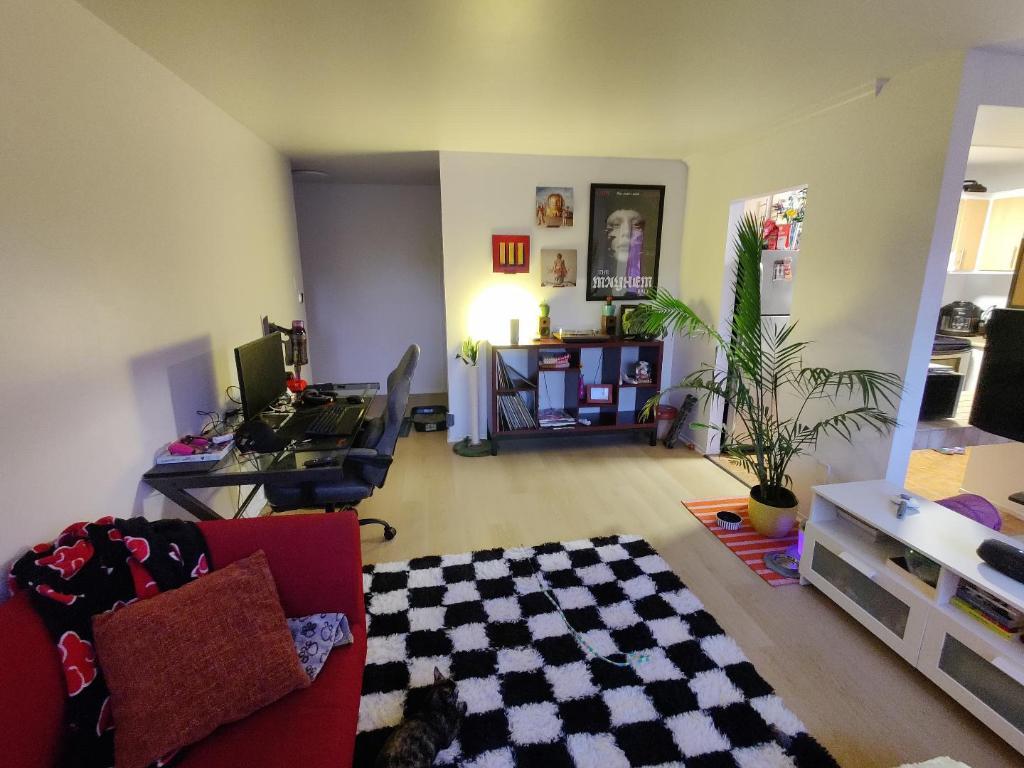 1215 Boulevard Roland-Therrien — photo 2