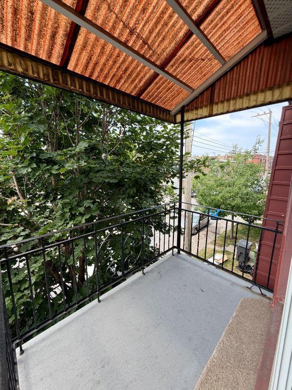 2457 Rue Bossuet — photo 2