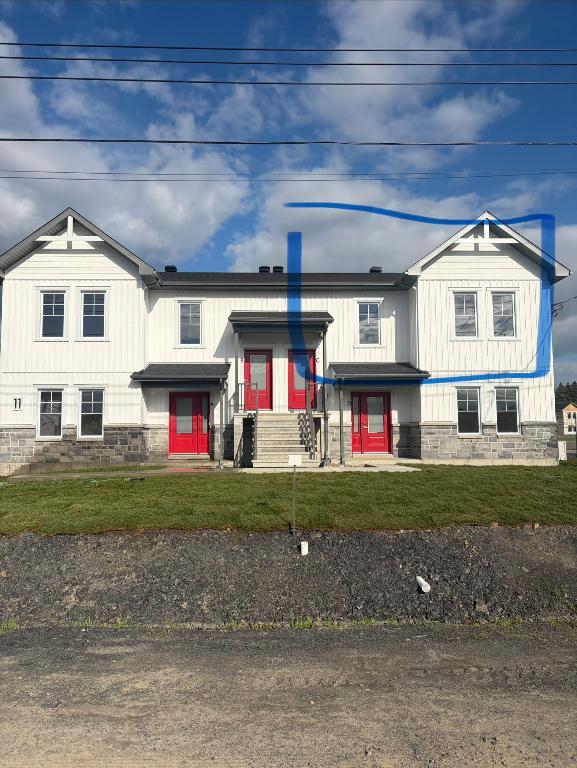 11 rue Cyrille-Beaudreault — photo 1