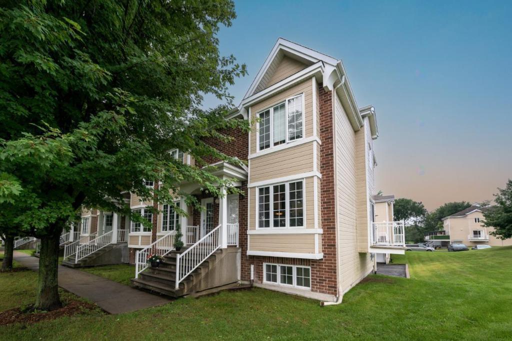 9300 Rang Ste-Henriette app. 84, Mirabel, QC, Canada — photo 1