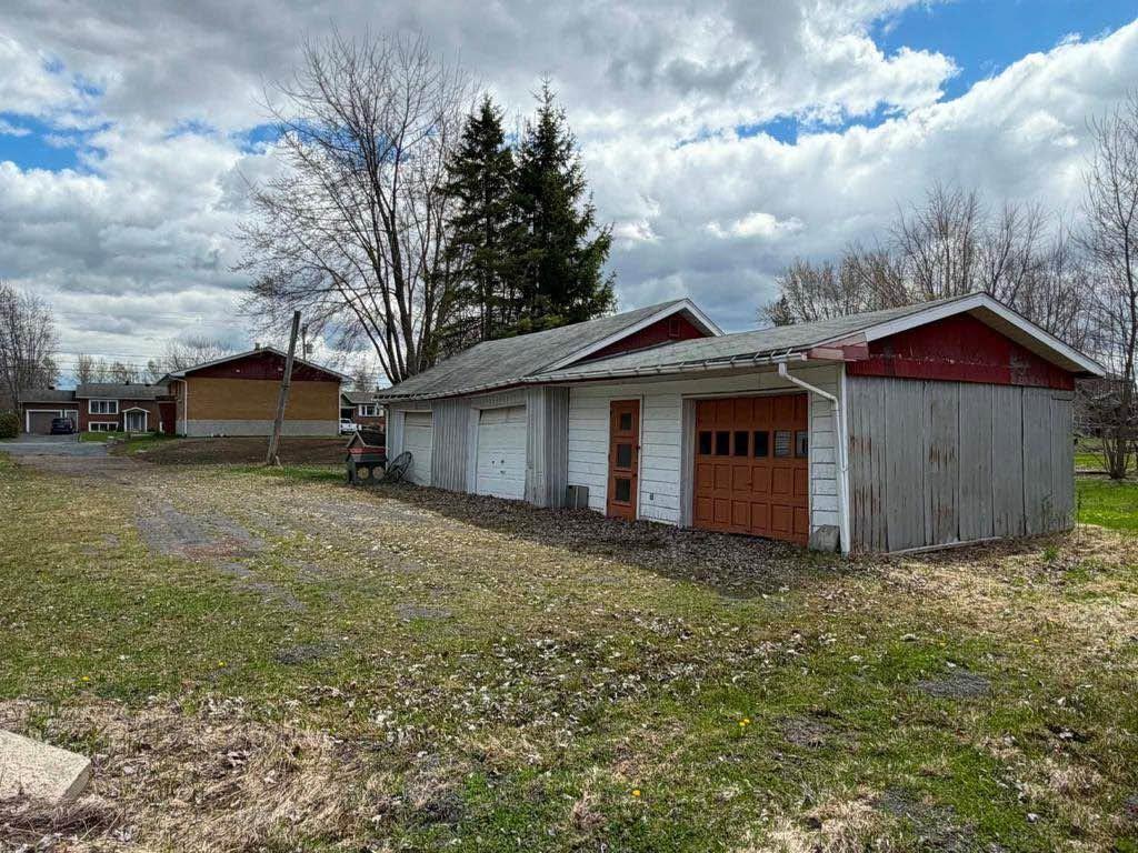 3405 Rue Guévremont, Saint-Cyrille-de-Wendover, QC, Canada — photo 2