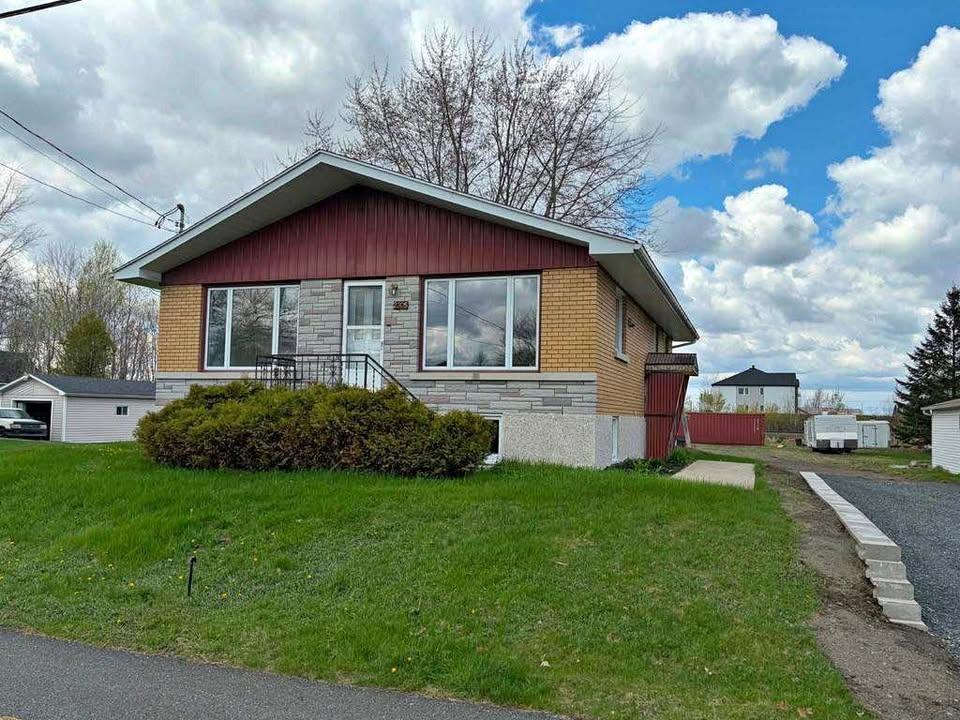 3405 Rue Guévremont, Saint-Cyrille-de-Wendover, QC, Canada — photo 1