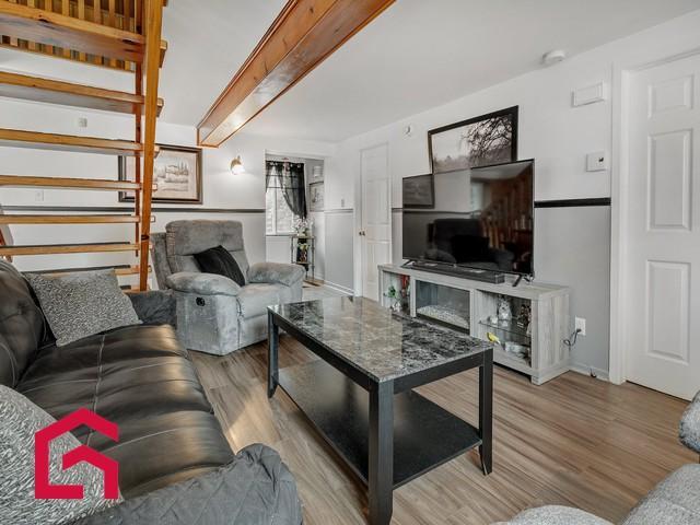 211 Rue Ste-Angélique S. — photo 3