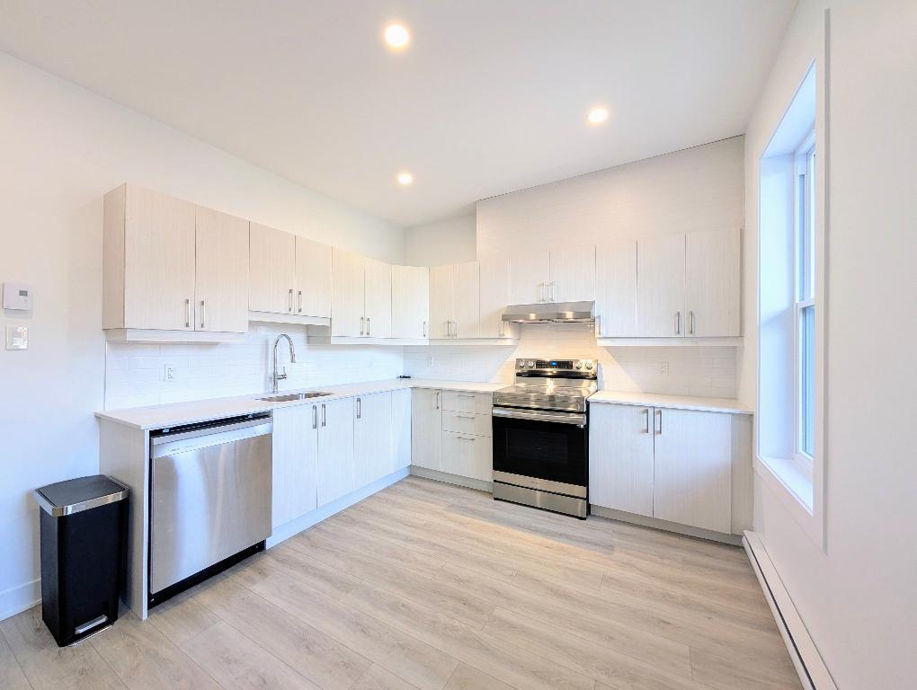 3522 Rue Evelyn — photo 1