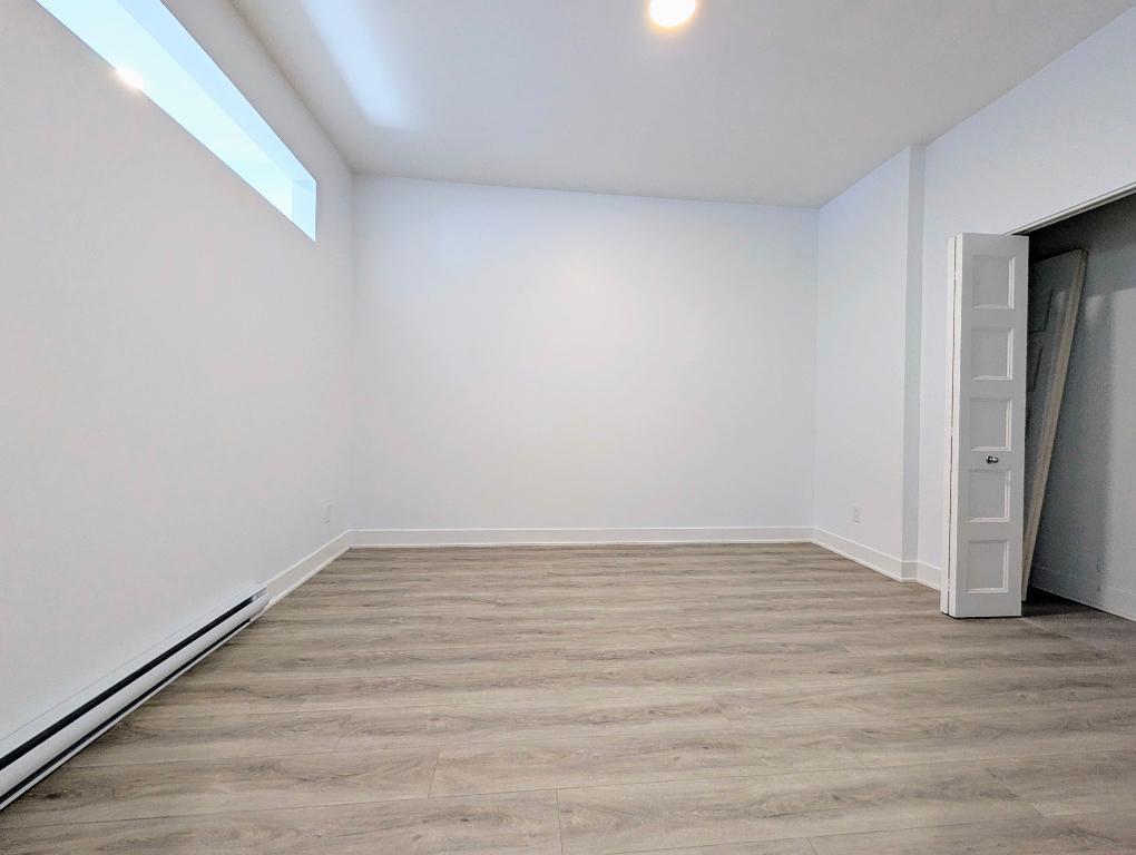 *Because You Deserve Renovated 3 1/2, Metro Lasalle,Verdun* 5