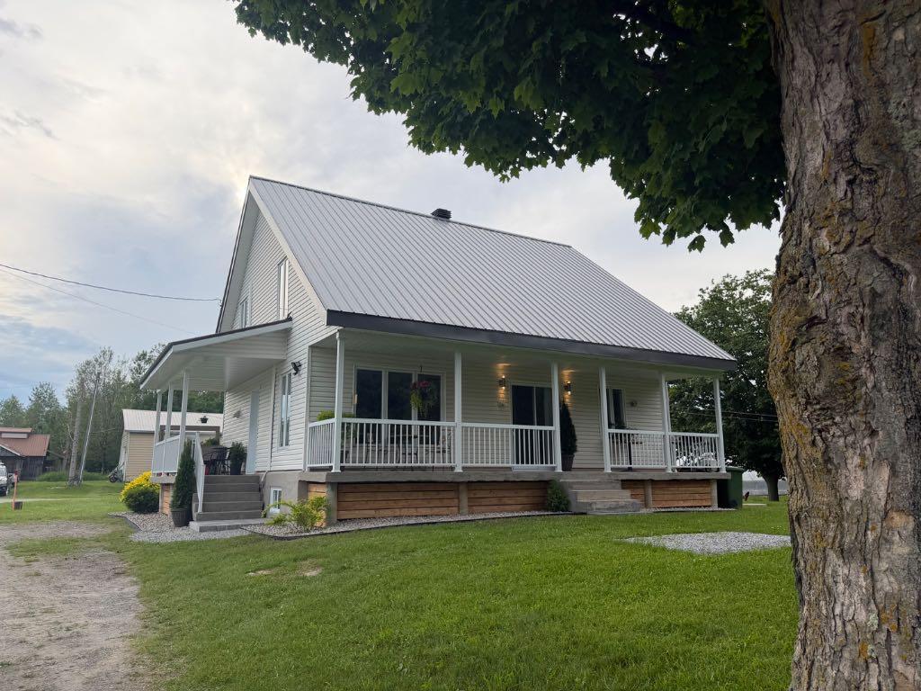 1187 Rang 8, Sainte-Christine, QC, Canada — photo 1