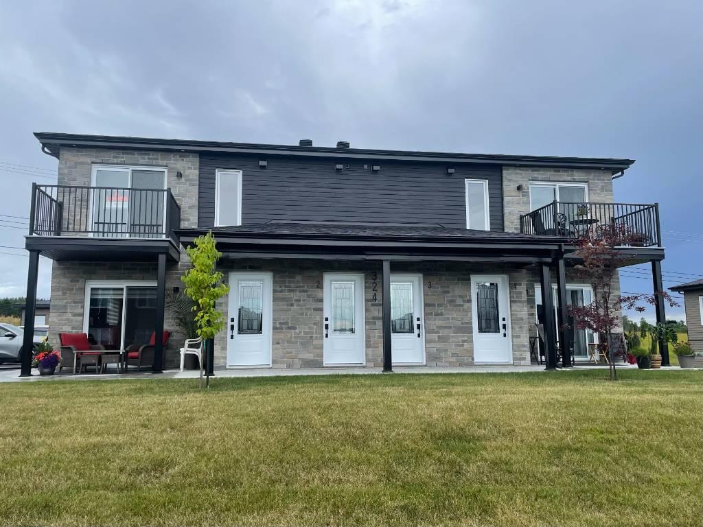 324 Rue Simone-Belzile — photo 1