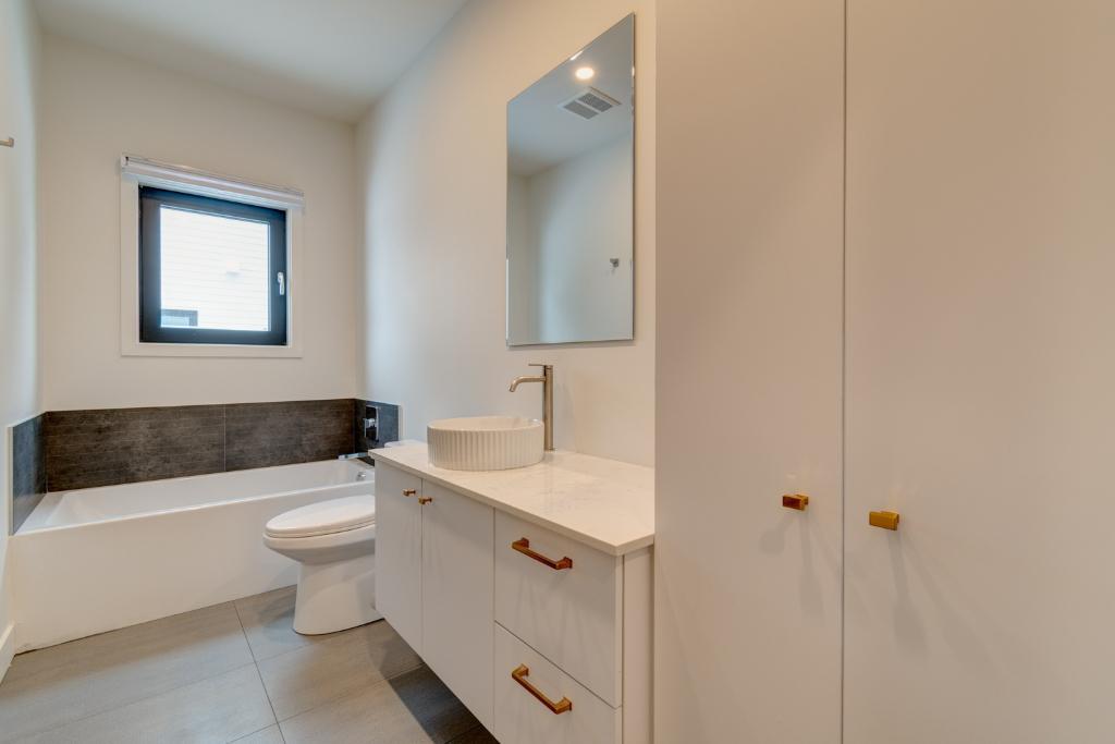 3330 Boulevard Fiset — photo 2