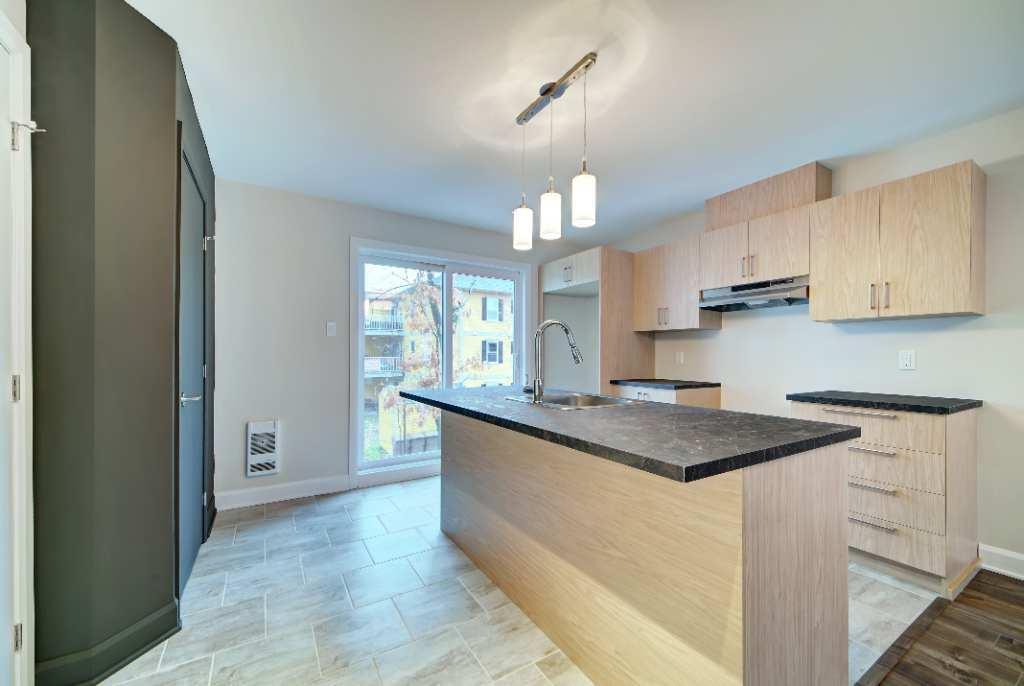 360 Rue William — photo 3