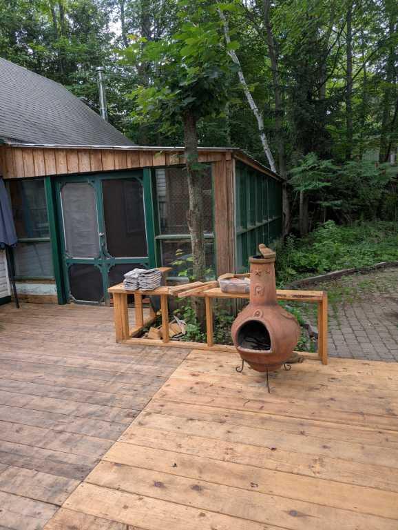 A Louer Maison  6.1/2  bord de Lac   a 30 min  de Mtl-Est Électricité inclus 4