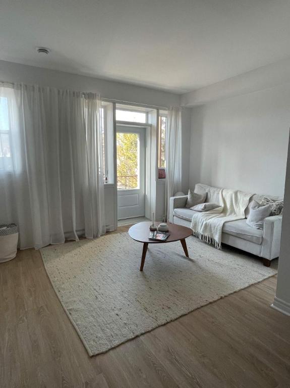 5975 Chemin de la Côte-Saint-Antoine — photo 1