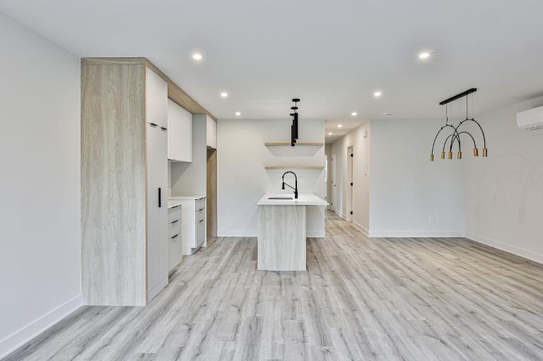 3 CH - 1 SDB - Sainte-Agathe-des-Monts - $1,800 /mo 5