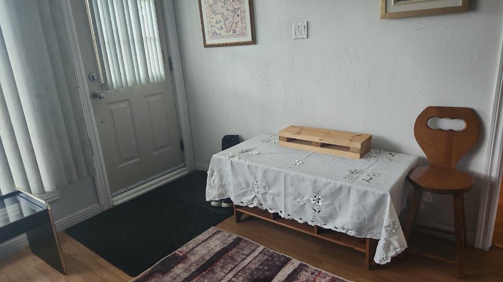 Belle chambre dans une maison meublée à louer à Laval — photo 2
