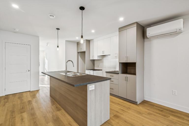 2 CH - 1 SDB - Salaberry-de-Valleyfield - $1,425 /mo — photo 1