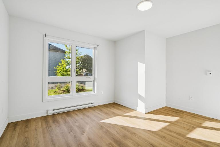 2 CH - 1 SDB - Salaberry-de-Valleyfield - $1,425 /mo — photo 3