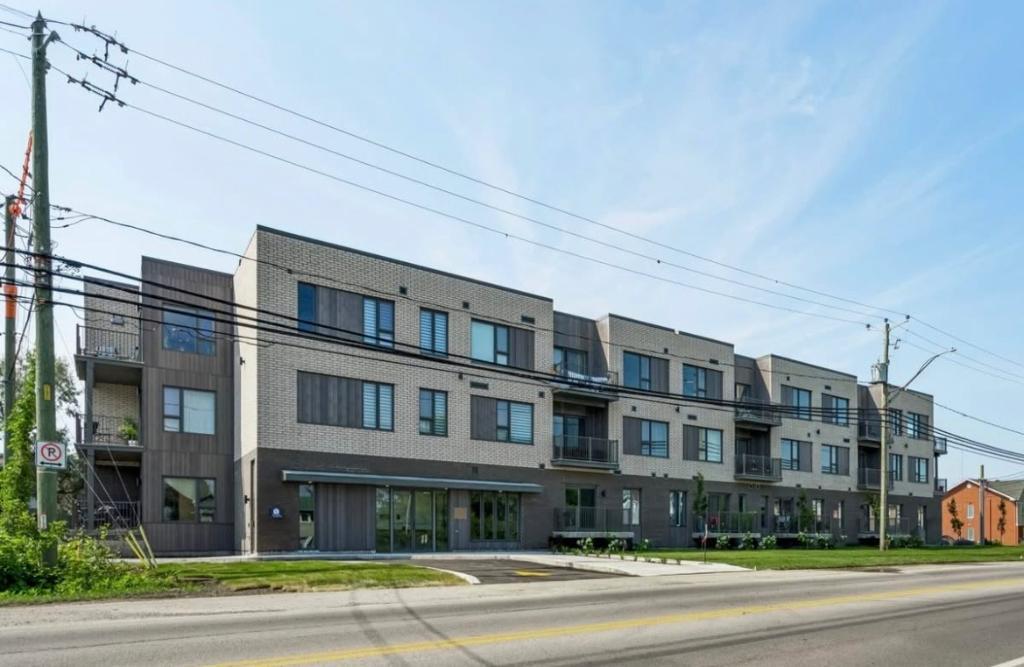 253 Boulevard de Maple Grove — photo 1