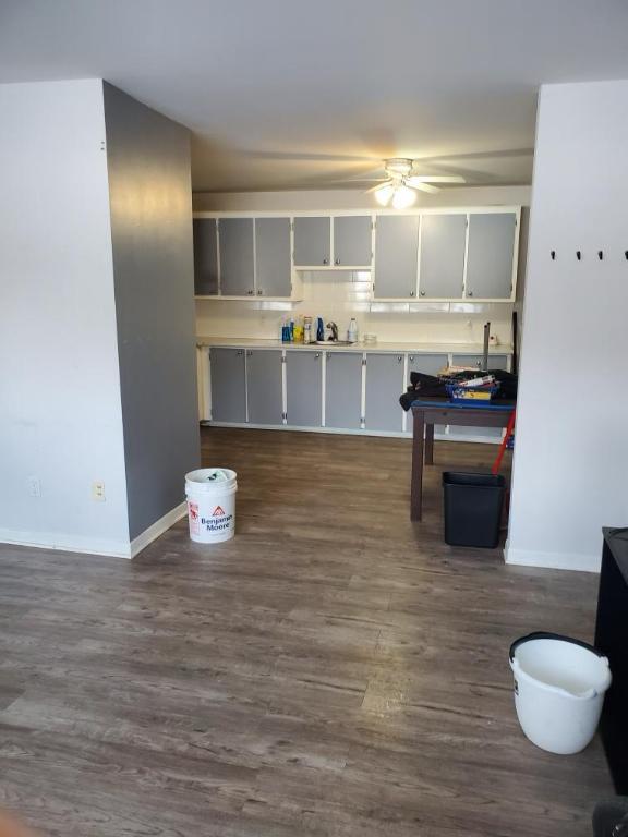 Spacious 1 BR apartment – ​​Saint-Hubert 2