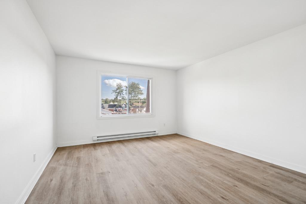 3 1/2 Boulevard Gouin app 408 5