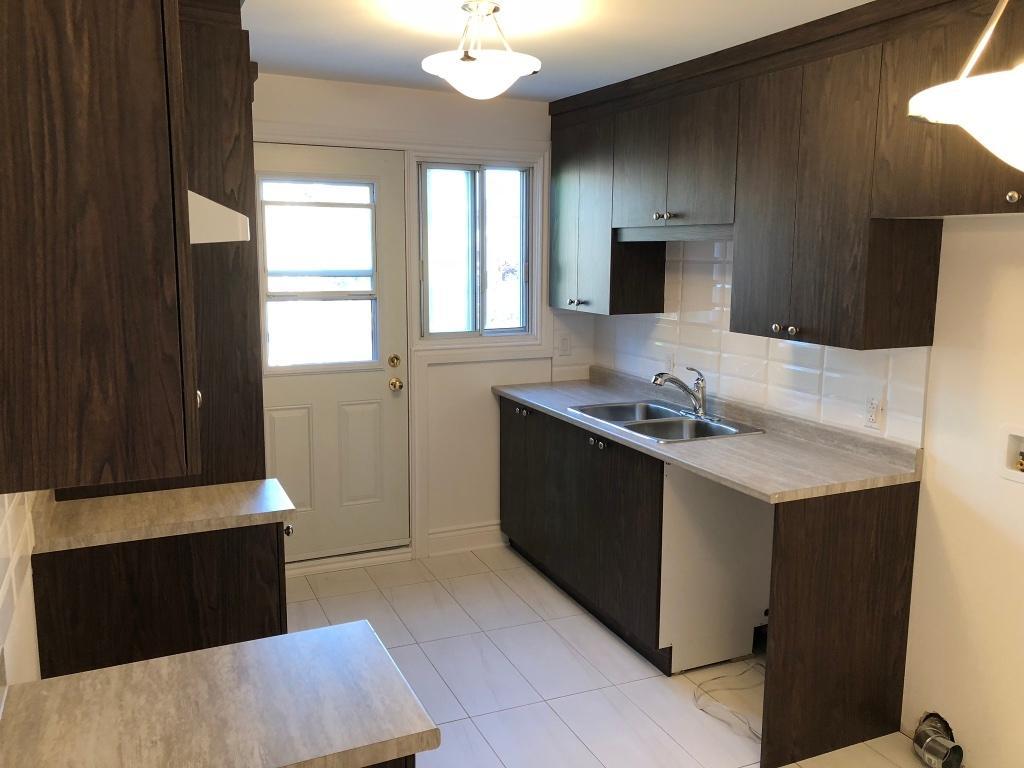 5 1/2 CHOMEDEY LAVAL - 100% Rénové — photo 3
