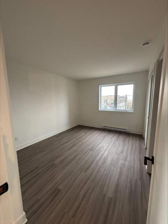 3 CH - 1 SDB - Saint-Hyacinthe - $1,650 /mo 5