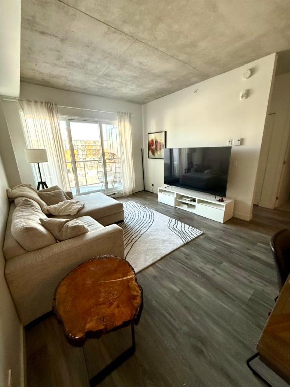 Appartement 3 1/2+ avec droit aux animaux! 2