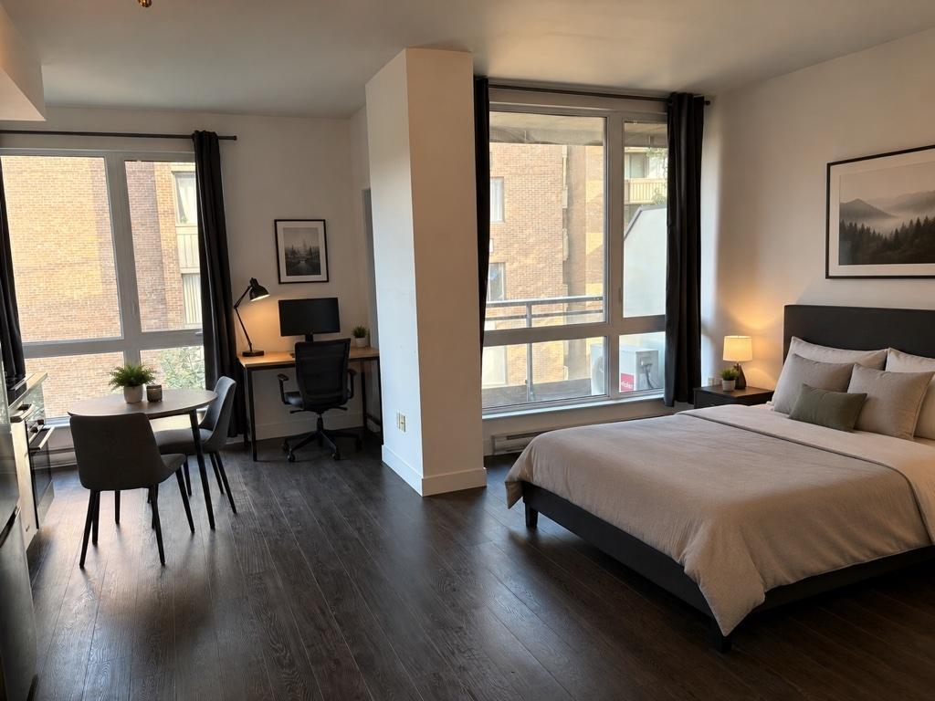 Université de Montréal HEC Polytechnique Condo 4