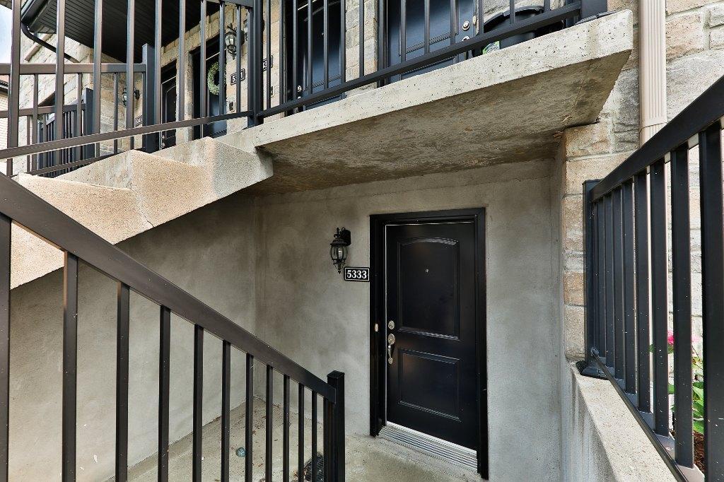 4 1/2   STYLE CONDO/ LAVAL CHOMEDEY 3