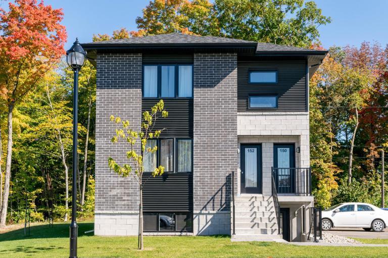 3 CH - 2 SDB - Saint-Jérôme - $1,750 /mo 2