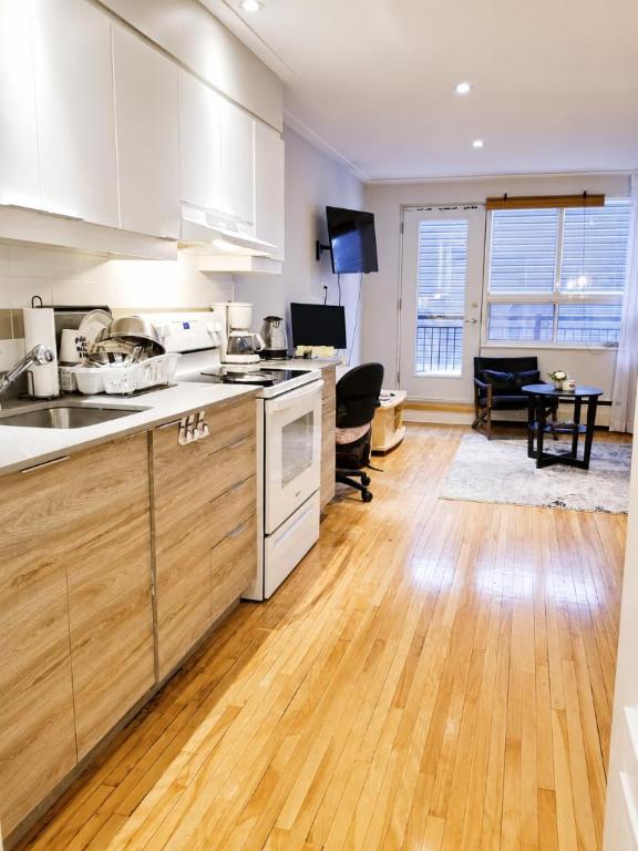 Studio - Montréal - $1,320 /mo 4