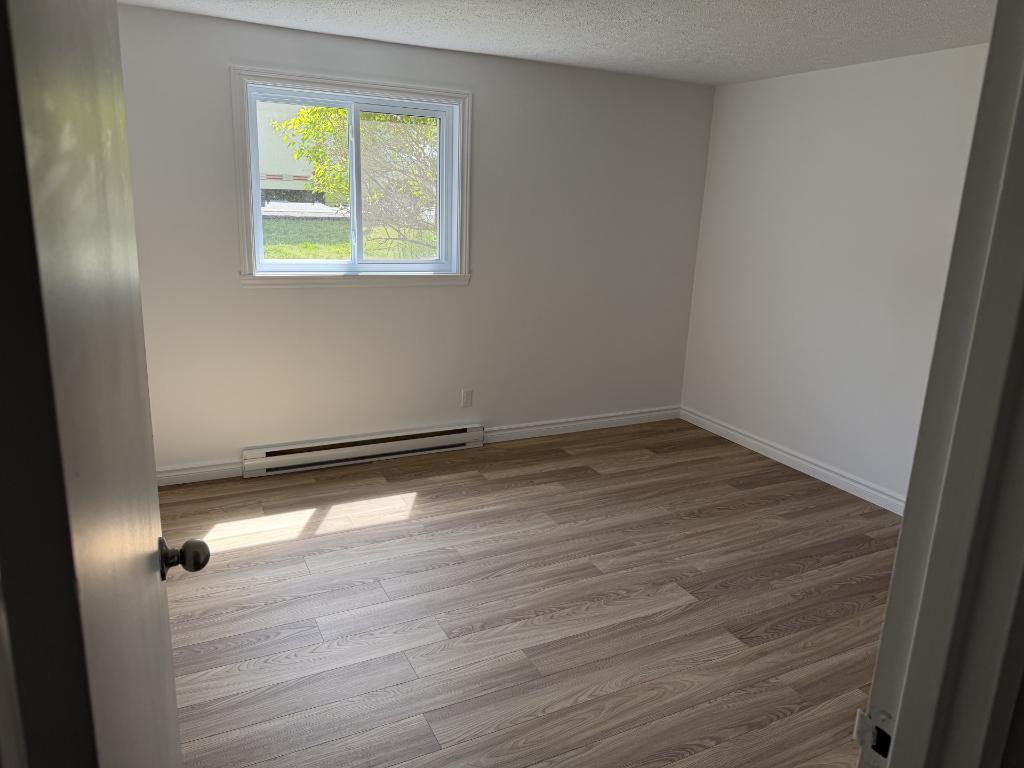 🏡 SUPERBE 4½ MODERNE À LOUER À BROMONT! 🏡 5