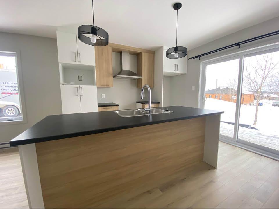 Maison de ville 4 1/2 à Saint-Bernard 4