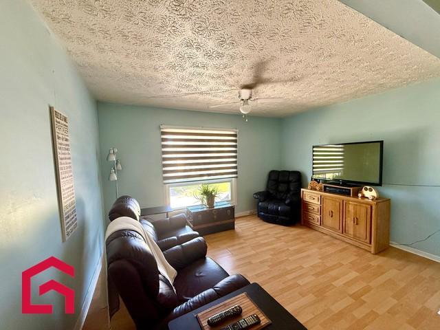 5719 5729 Rue Principale — photo 3