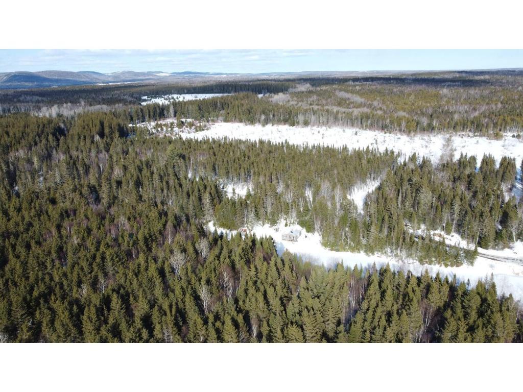 255 Chemin de l'Arboretum, Saint-Elzéar-de-Bonaventure, QC, Canada — photo 2
