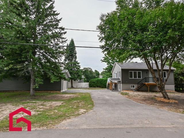 221 54e Avenue — photo 2