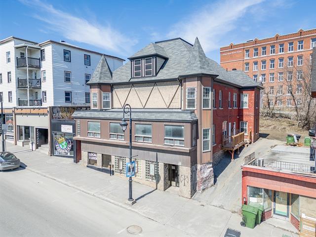 175 187 Rue King O. — photo 1