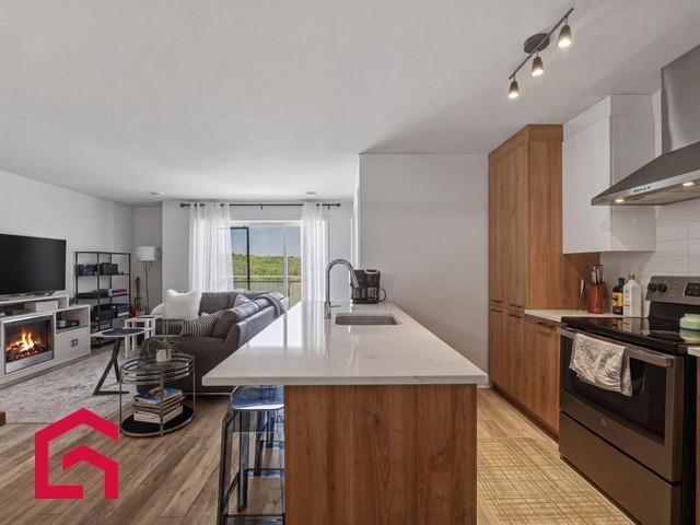 10085, App. 406 — photo 2