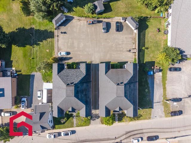 11741Z 11757Z Rue Notre-Dame O. — photo 2