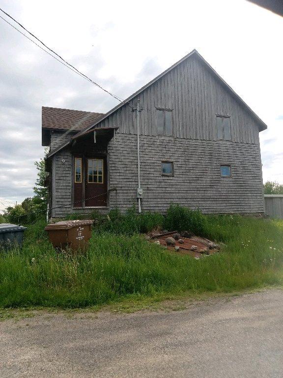 Ferme 74 arpents carrés avec 3 habitations et commerces — photo 1