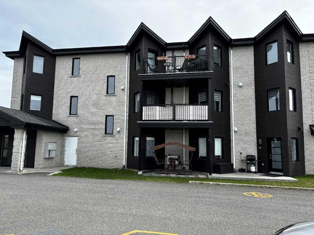 Logement 4 1/2 moderne avec ascenseur 2