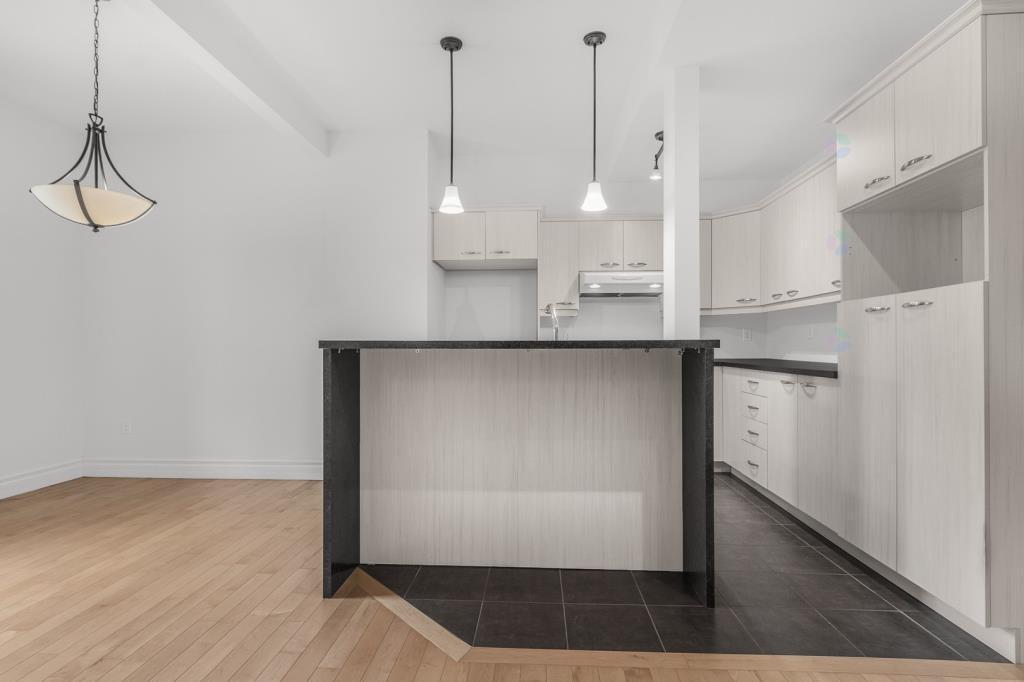 Superbe 6 ½ entièrement rénové – 3 chambres | Immeuble de caractère 4