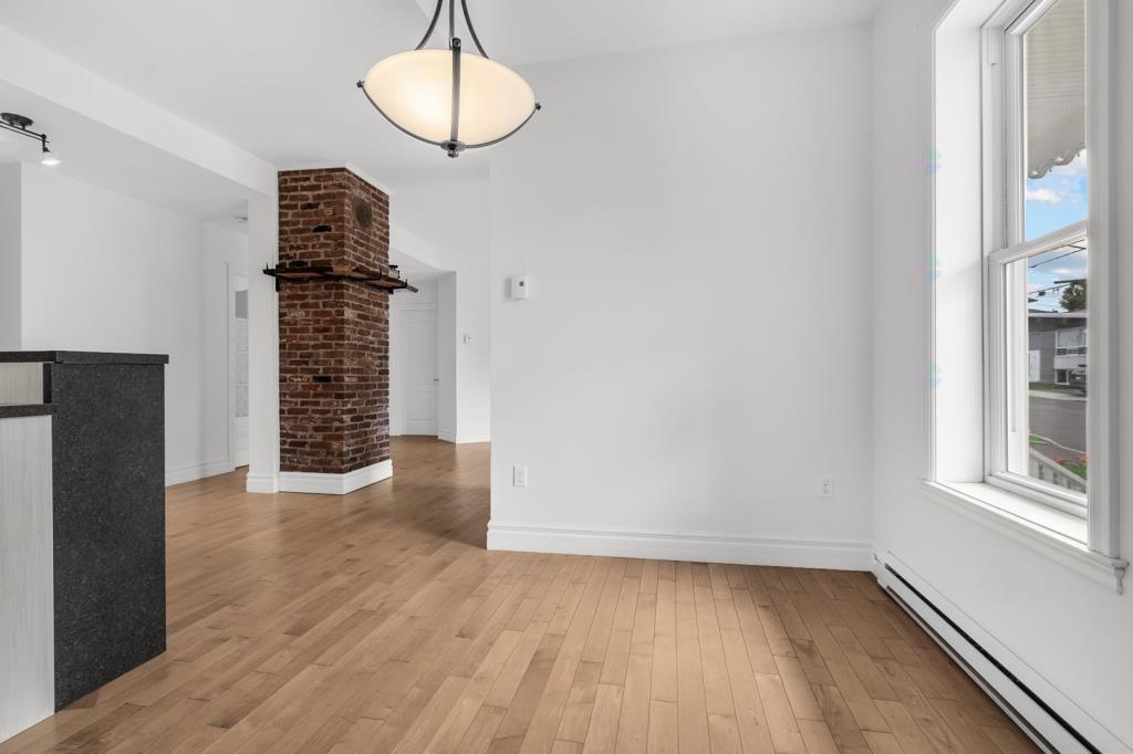 Superbe 6 ½ entièrement rénové – 3 chambres | Immeuble de caractère 5