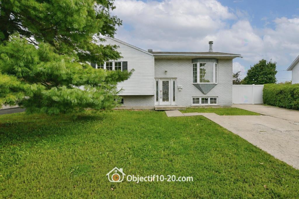 817 Rue Moquin #815, Saint-Hubert, Longueuil, QC, Canada — photo 1