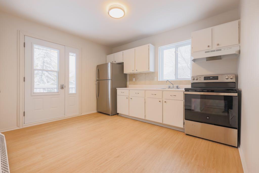 3 ET DEMI BIEN ENTRETENU À LONGUEUIL! 2